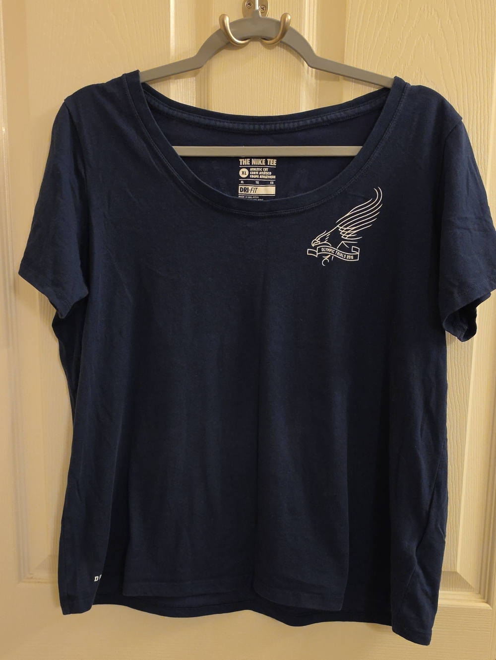 Nike Women's Navy Dri-FIT Scoop Neck Tee